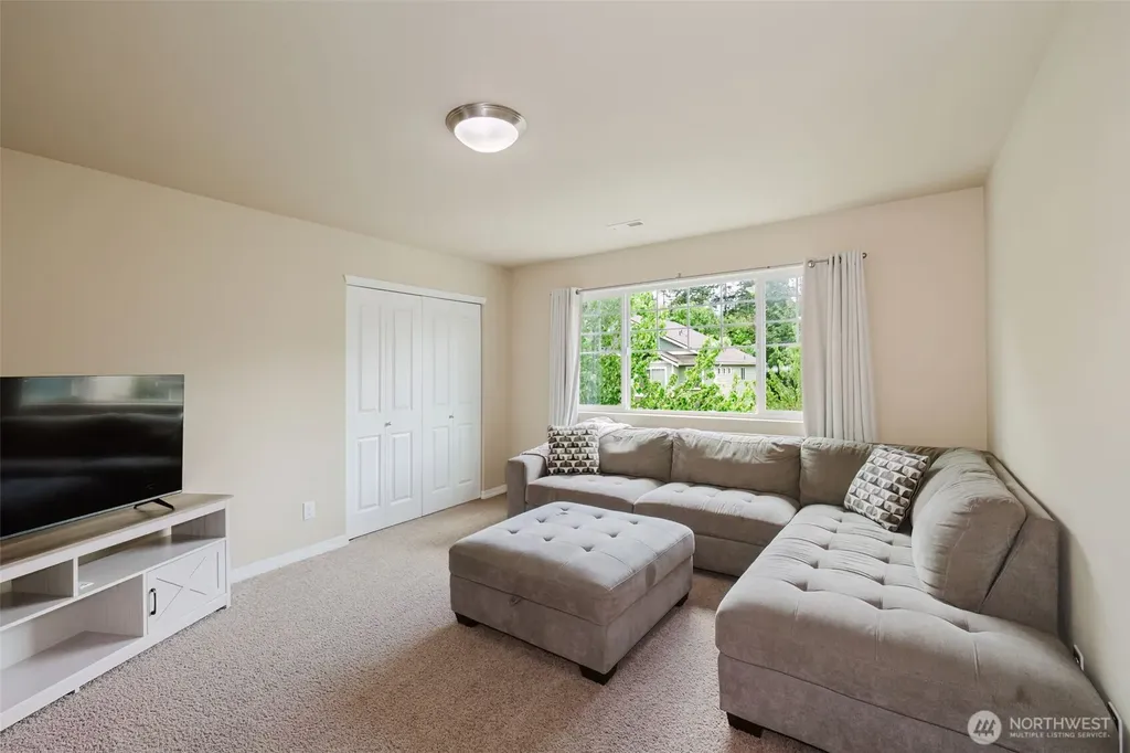 3677 SE Chesterton Drive Port Orchard WA 98366