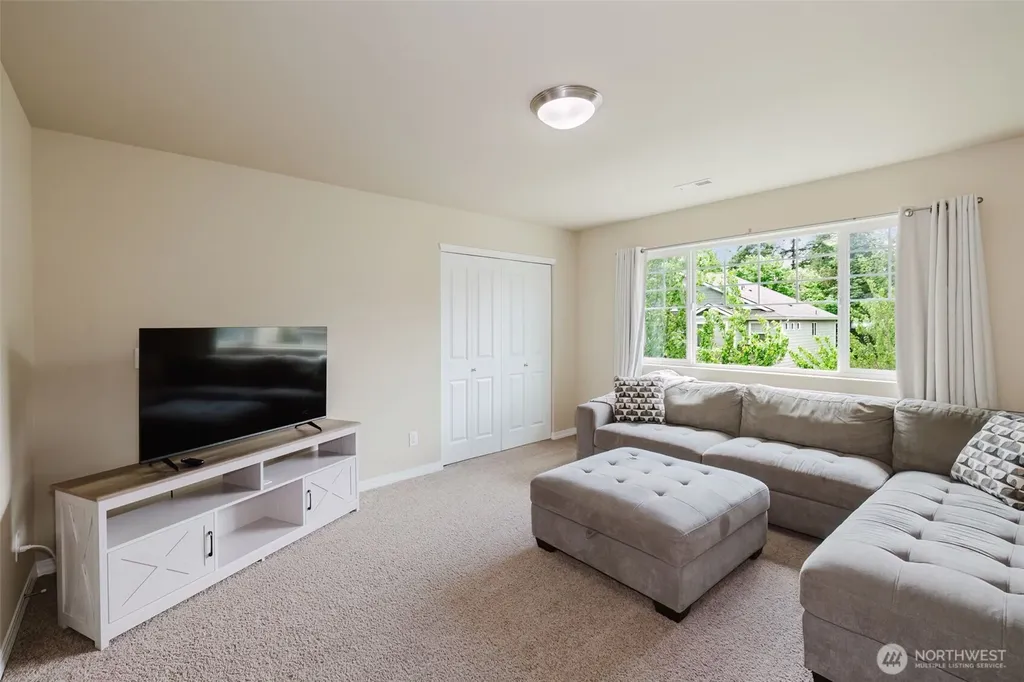 3677 SE Chesterton Drive Port Orchard WA 98366