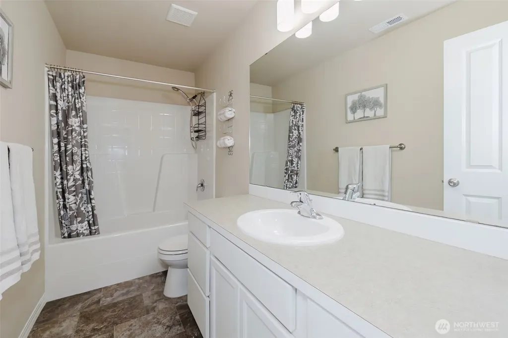 3677 SE Chesterton Drive Port Orchard WA 98366
