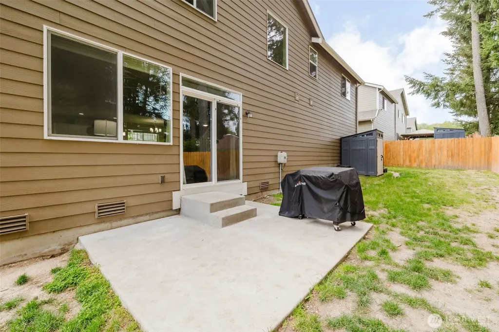 3677 SE Chesterton Drive Port Orchard WA 98366