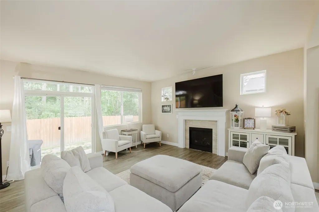 3677 SE Chesterton Drive Port Orchard WA 98366