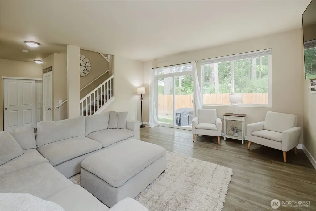 3677 SE Chesterton Drive Port Orchard WA 98366