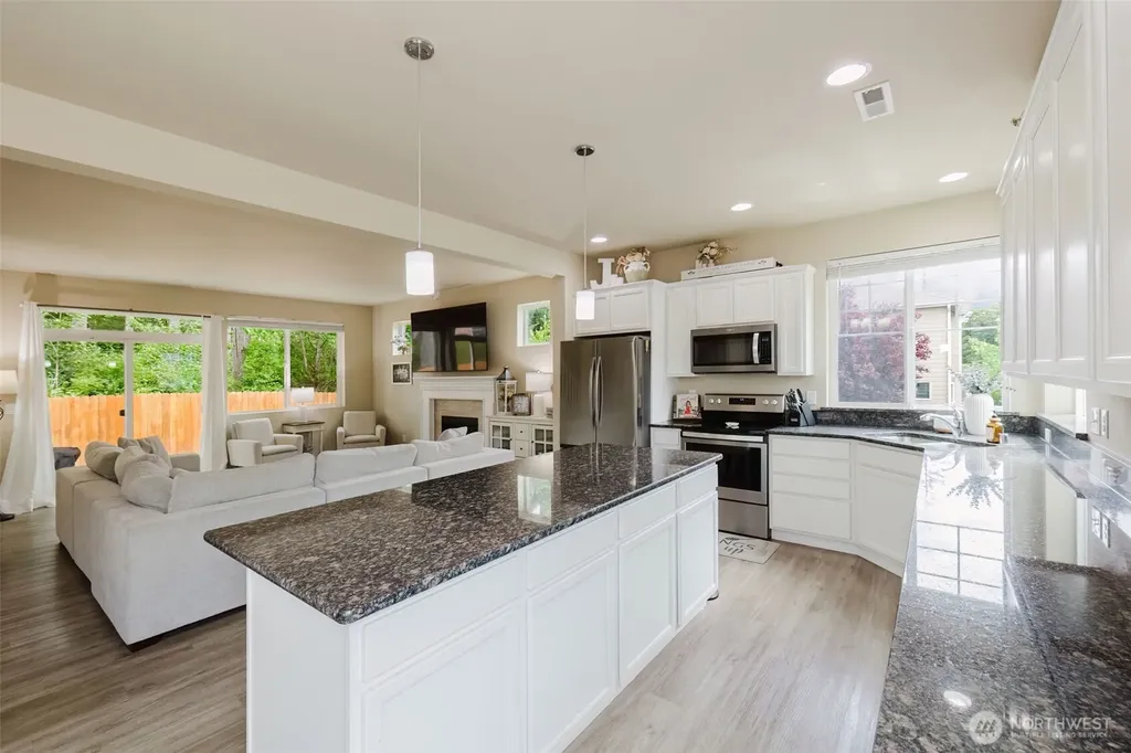 3677 SE Chesterton Drive Port Orchard WA 98366