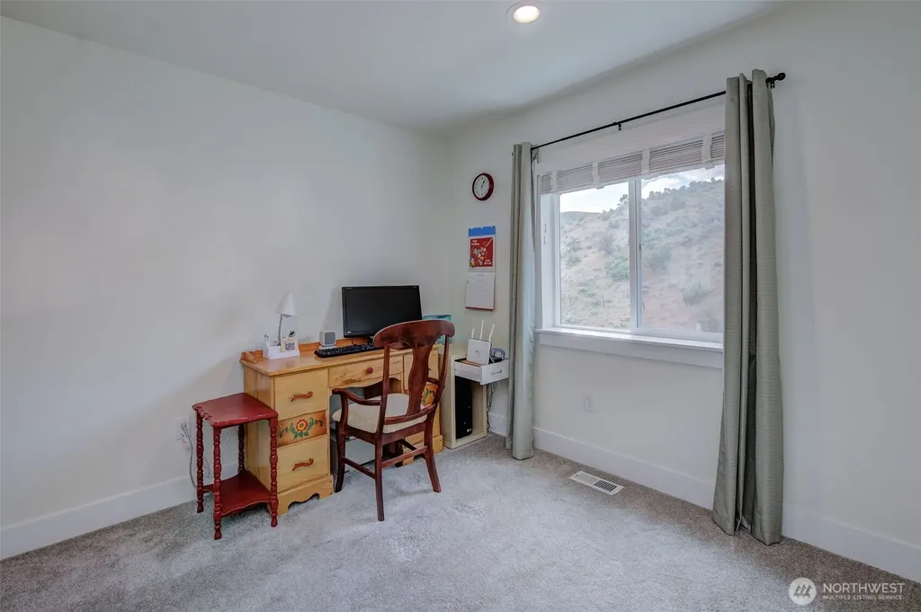 9975 Saska Way Entiat WA 98822