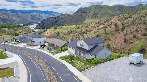 9975 Saska Way Entiat WA 98822