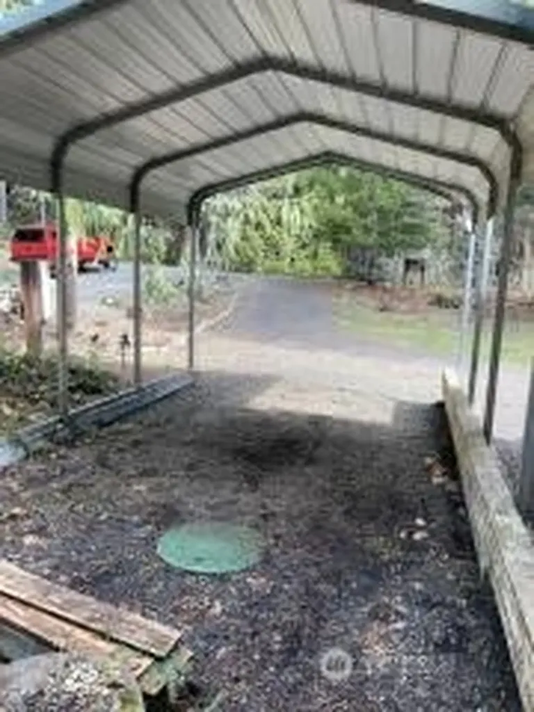 520 N Duckabush Drive W Hoodsport WA 98548