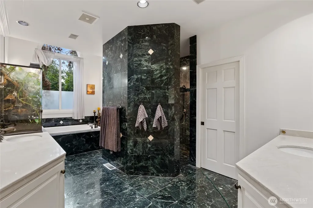 1018 254th Avenue NE Redmond WA 98074