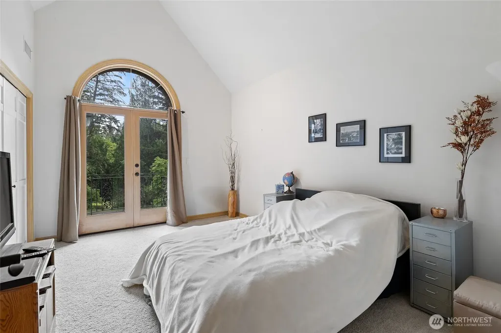 1018 254th Avenue NE Redmond WA 98074