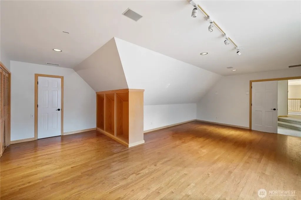1018 254th Avenue NE Redmond WA 98074
