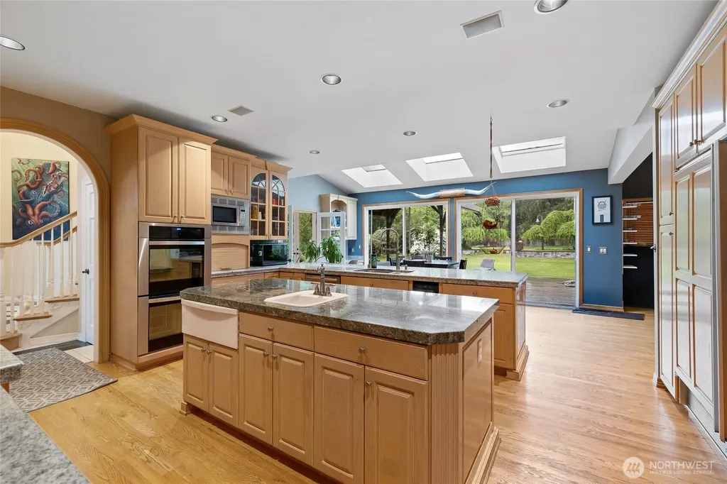 1018 254th Avenue NE Redmond WA 98074