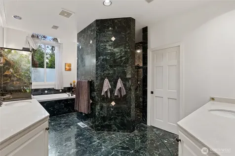 1018 254th Avenue NE Redmond WA 98074