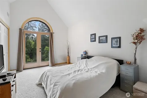 1018 254th Avenue NE Redmond WA 98074
