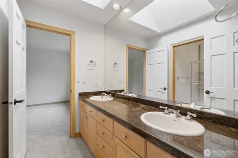 1018 254th Avenue NE Redmond WA 98074