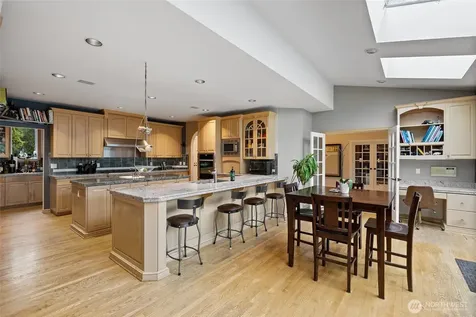 1018 254th Avenue NE Redmond WA 98074
