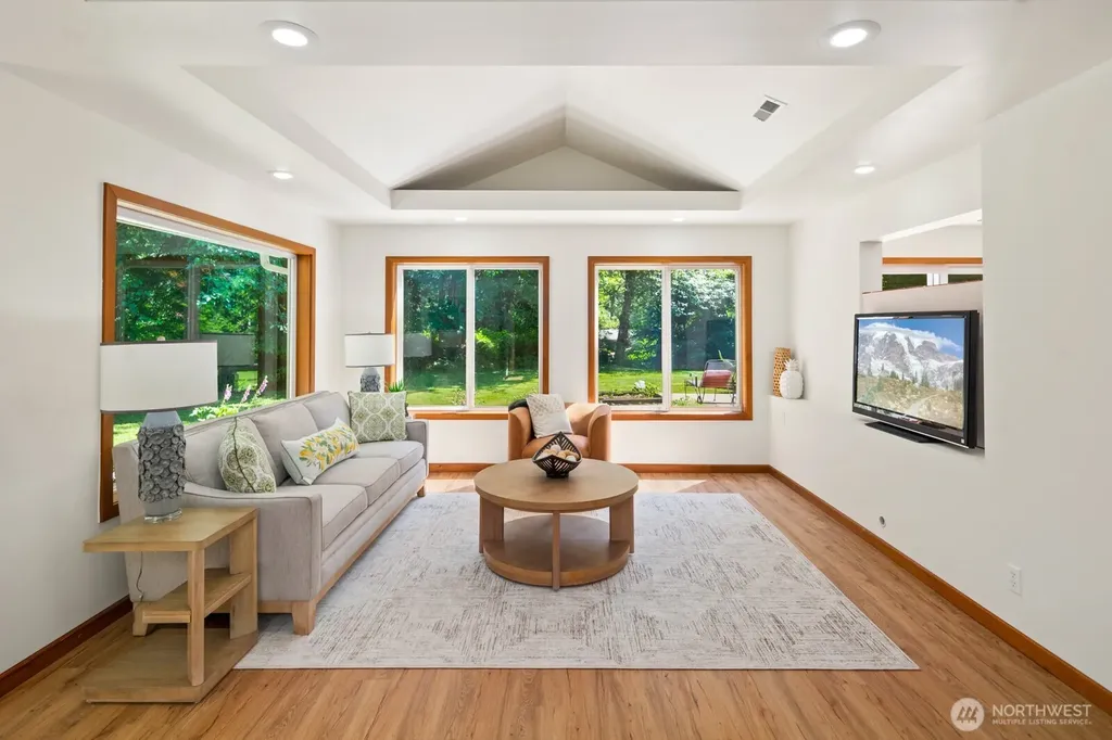 12407 Upper Preston Road SE Issaquah WA 98027