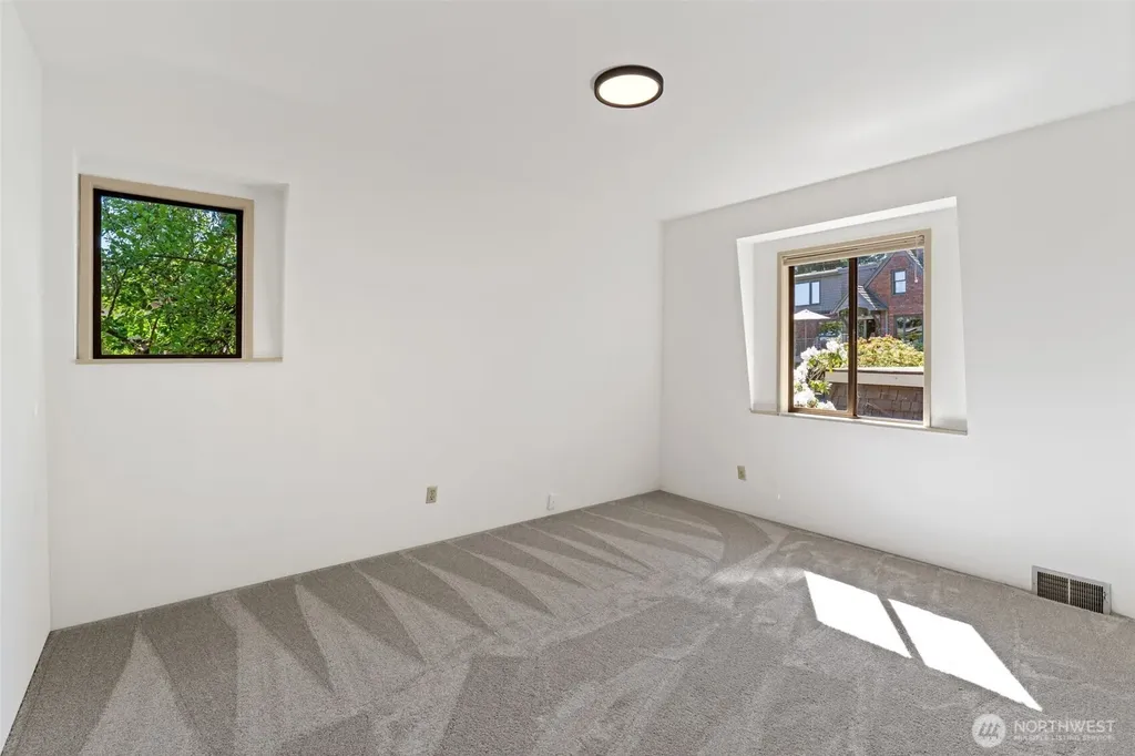 4442 95th Avenue NE Bellevue WA 98004