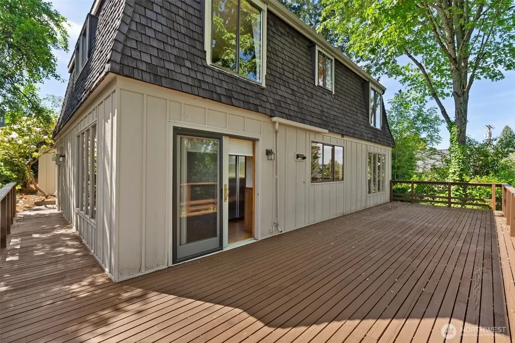 4442 95th Avenue NE Bellevue WA 98004