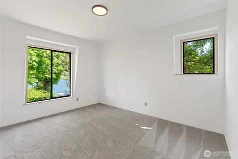 4442 95th Avenue NE Bellevue WA 98004