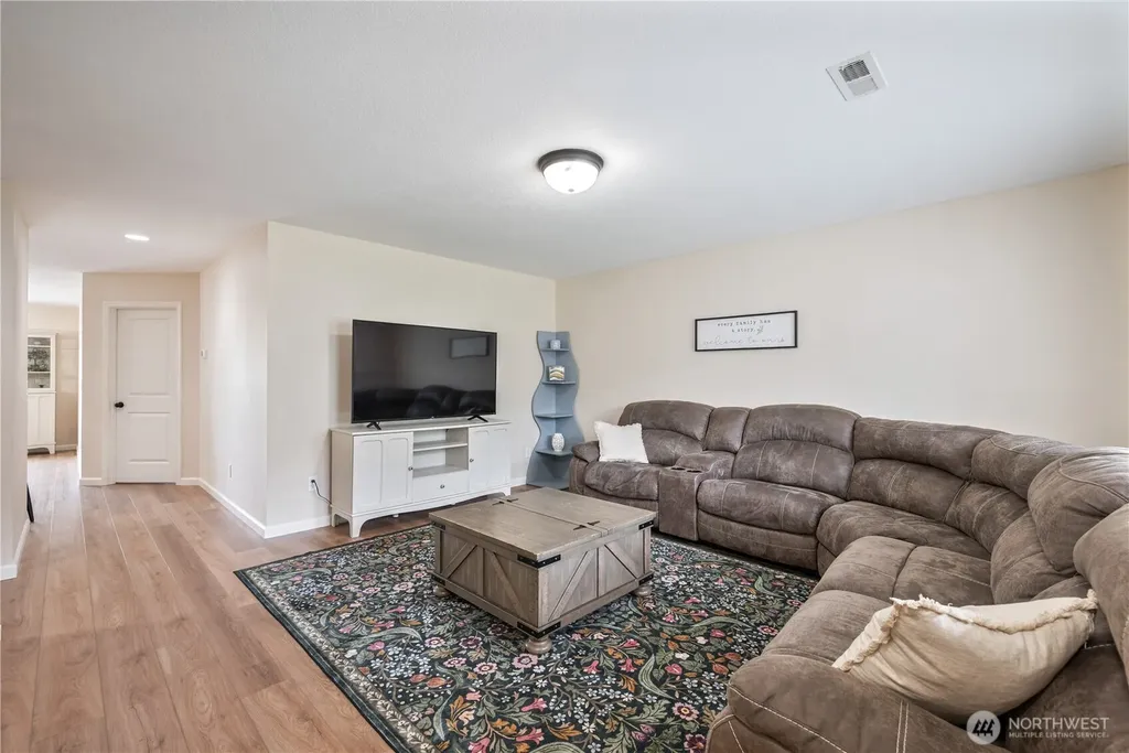 135 Haley Drive Longview WA 98632
