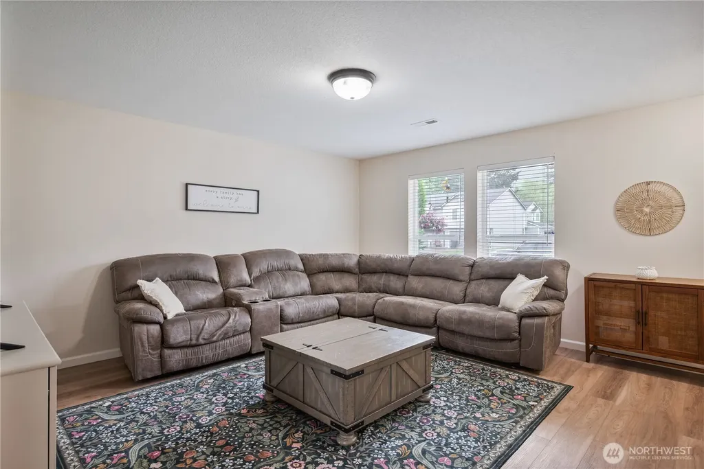 135 Haley Drive Longview WA 98632