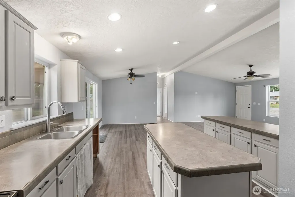 18933 SW Prairie Street Rochester WA 98579