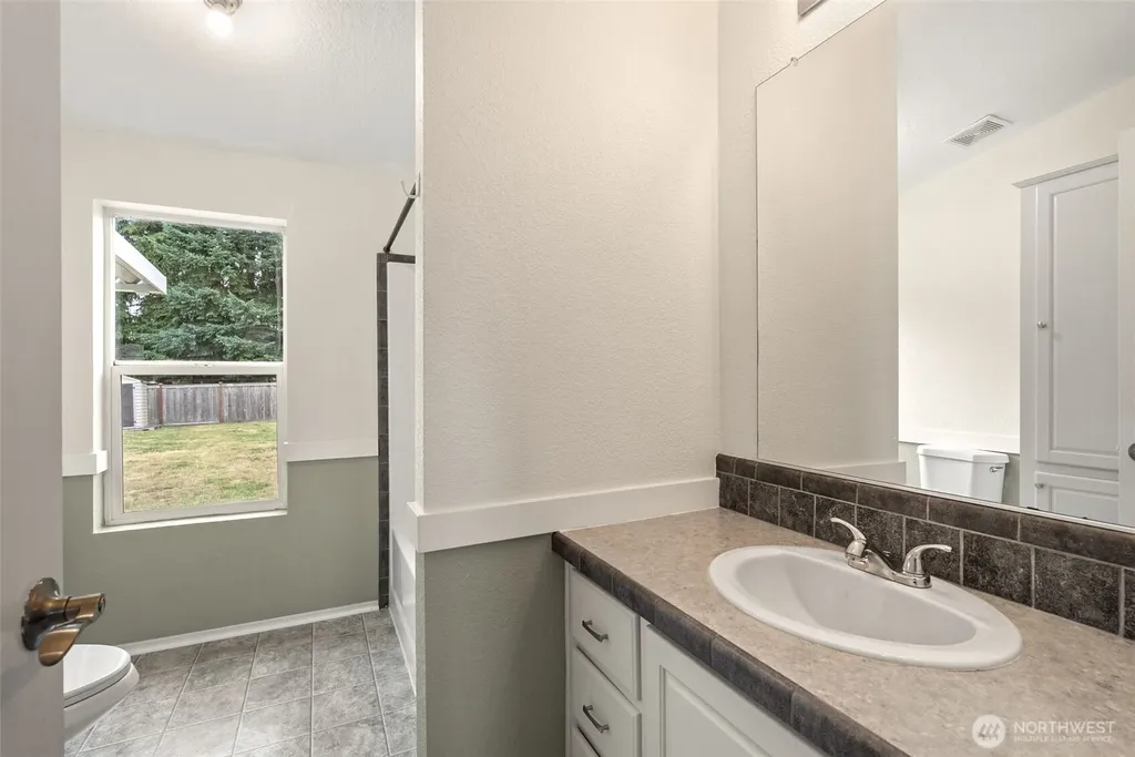 18933 SW Prairie Street Rochester WA 98579