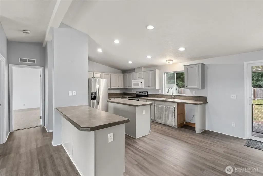 18933 SW Prairie Street Rochester WA 98579