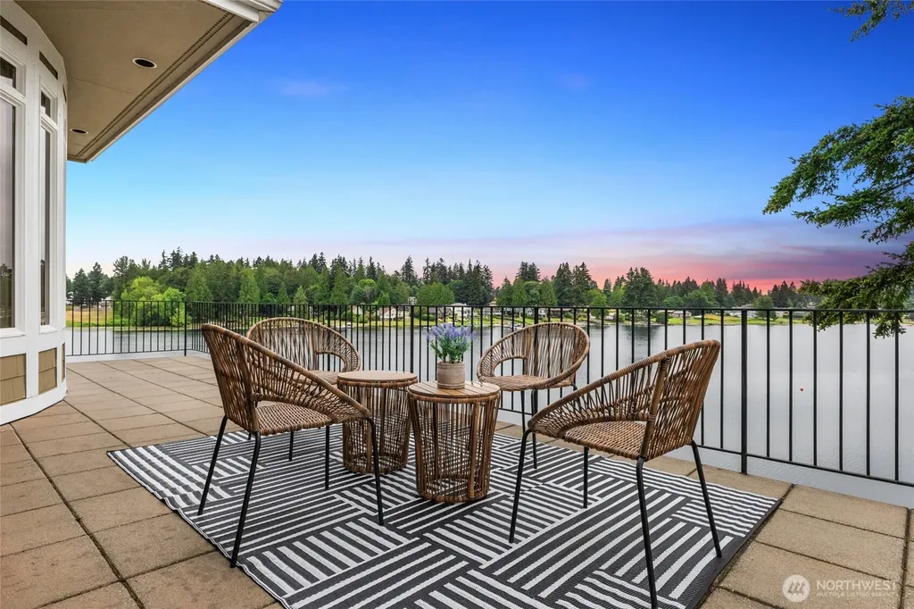 26408 136th Avenue SE Kent WA 98042