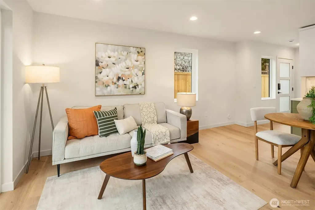 7062 Cleopatra Place NW Seattle WA 98117