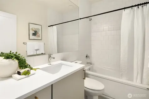 7062 Cleopatra Place NW Seattle WA 98117