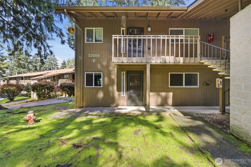 22105 66th Avenue W Mountlake Terrace WA 98043