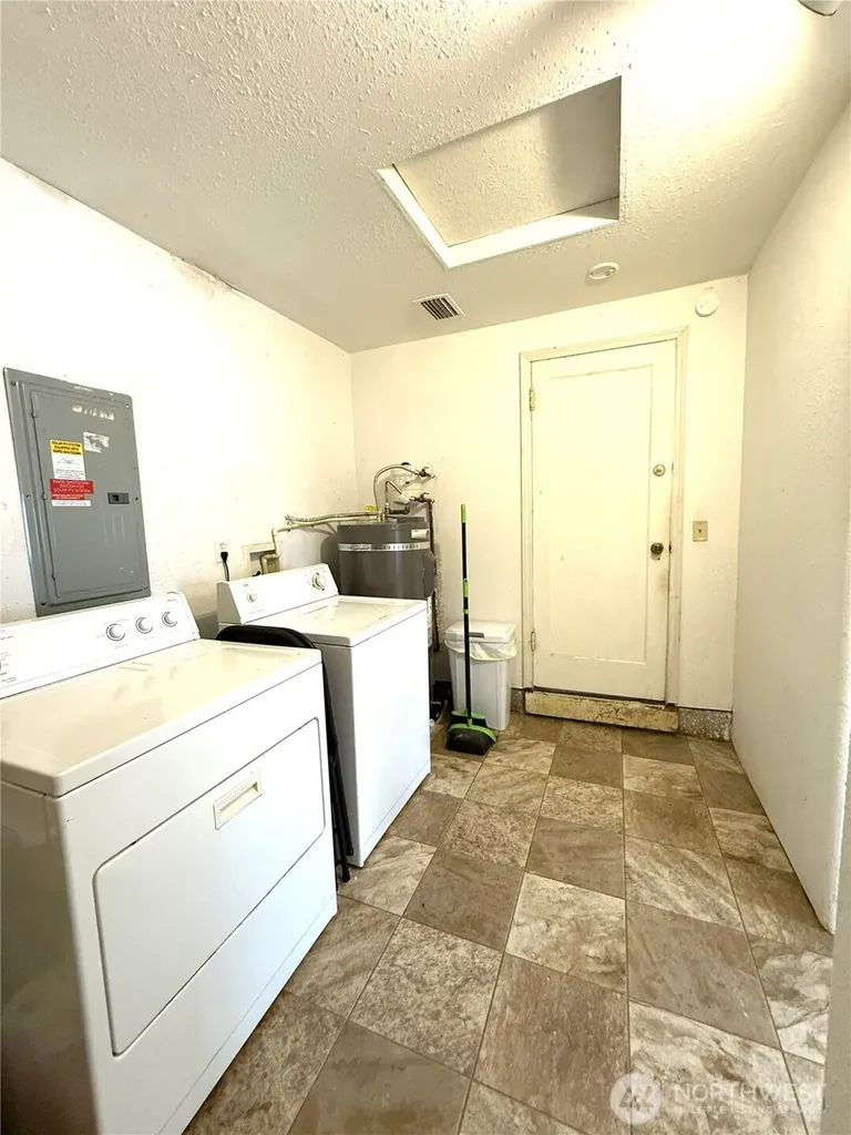 10517 Addison Street SW Lakewood WA 98499