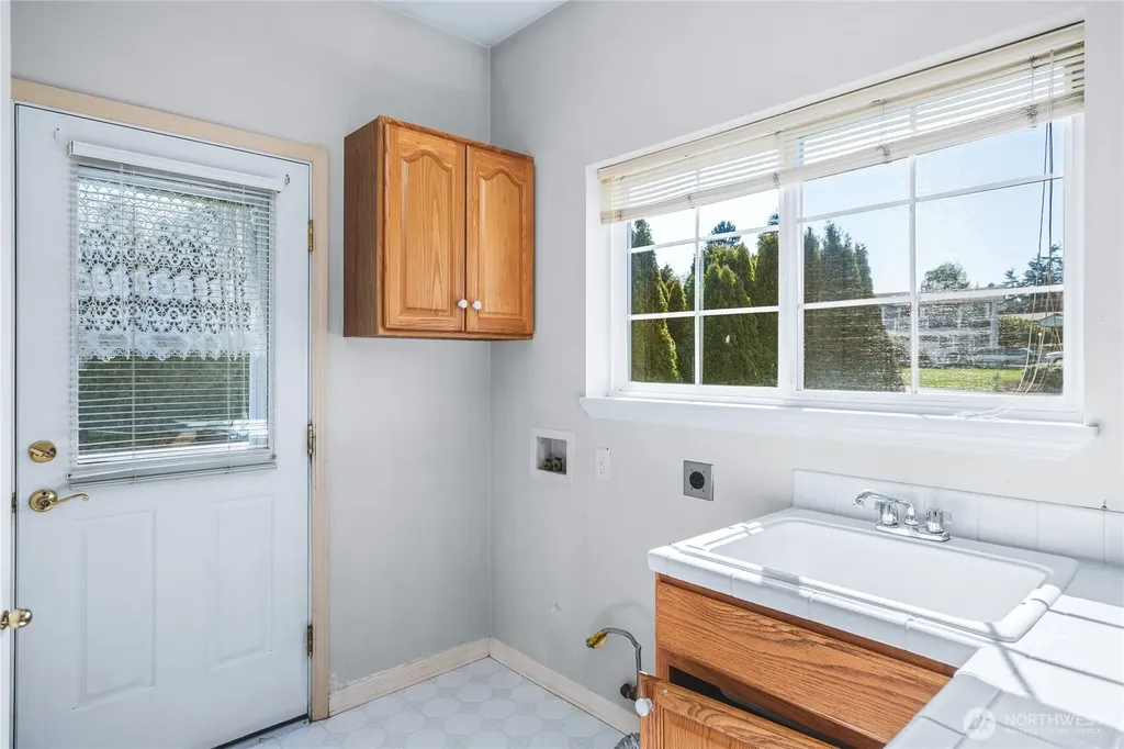 3719 N Avenue Anacortes WA 98221