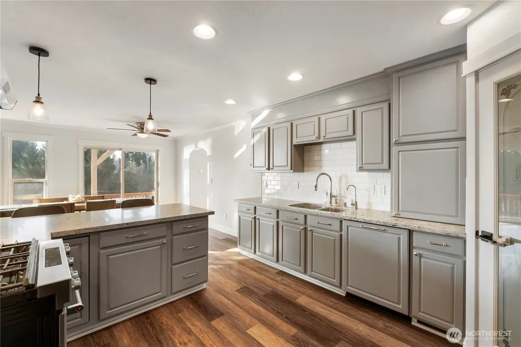 4120 218th Avenue East Lake Tapps WA 98391