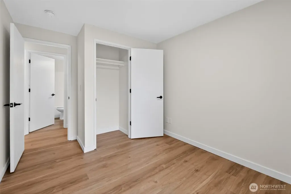 320 213th Place SW Bothell WA 98021
