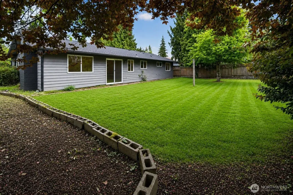 320 213th Place SW Bothell WA 98021