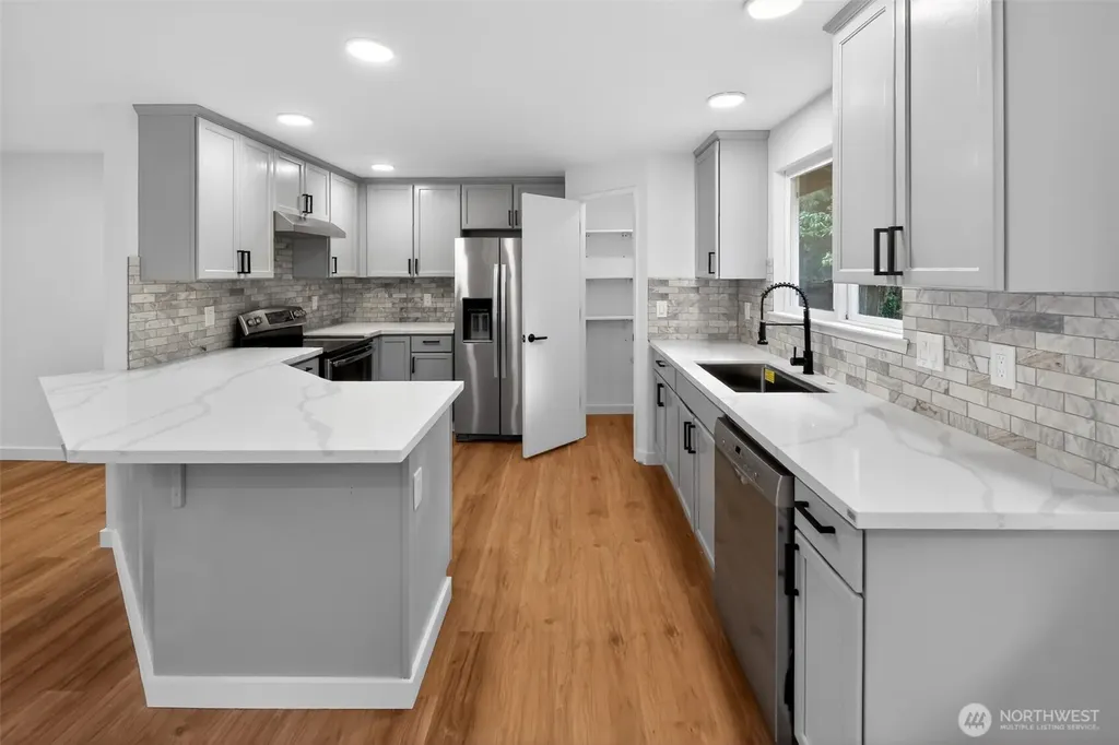 320 213th Place SW Bothell WA 98021
