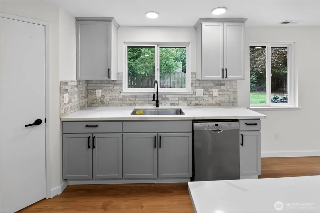320 213th Place SW Bothell WA 98021