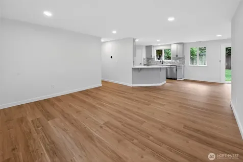 320 213th Place SW Bothell WA 98021