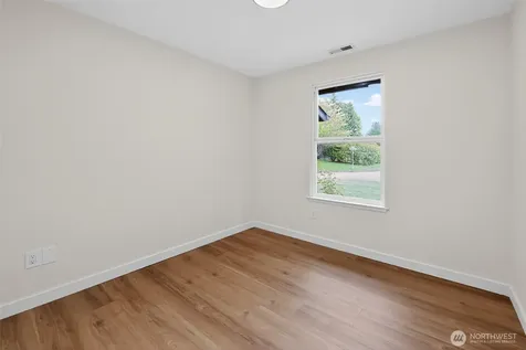 320 213th Place SW Bothell WA 98021