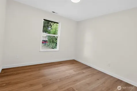 320 213th Place SW Bothell WA 98021