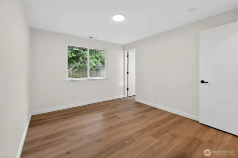 320 213th Place SW Bothell WA 98021