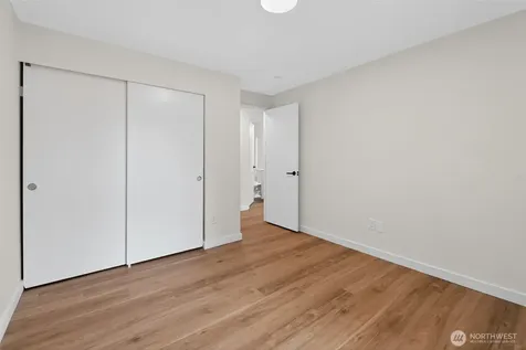 320 213th Place SW Bothell WA 98021