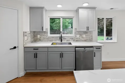 320 213th Place SW Bothell WA 98021