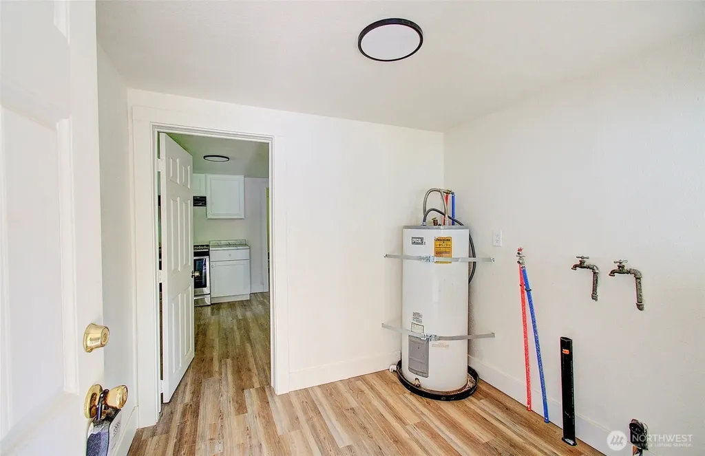 6405 Westside Highway Castle Rock WA 98611
