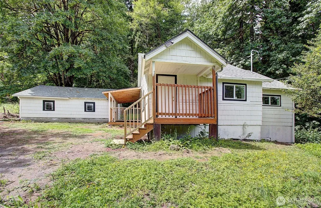 6405 Westside Highway Castle Rock WA 98611