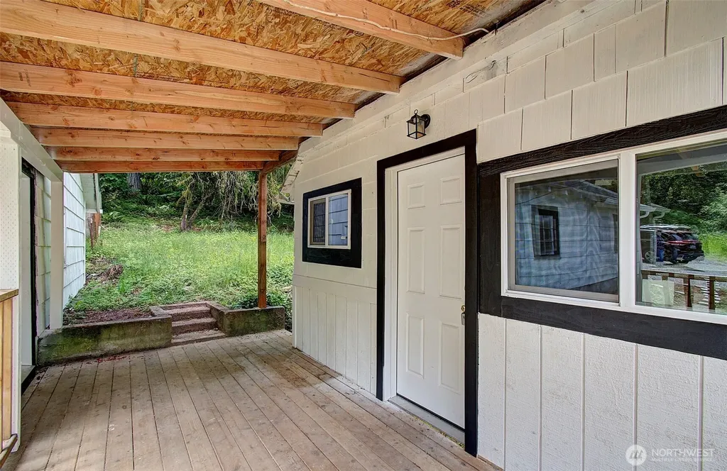 6405 Westside Highway Castle Rock WA 98611