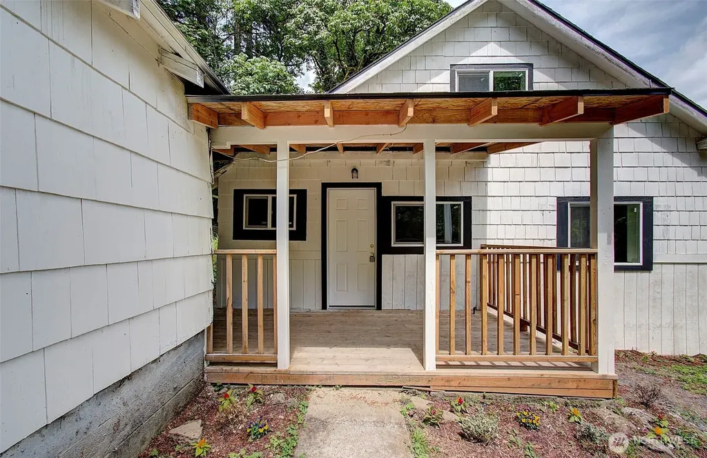 6405 Westside Highway Castle Rock WA 98611