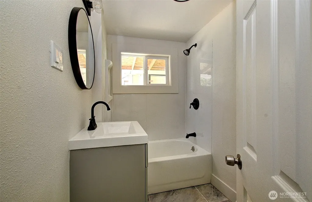 6405 Westside Highway Castle Rock WA 98611