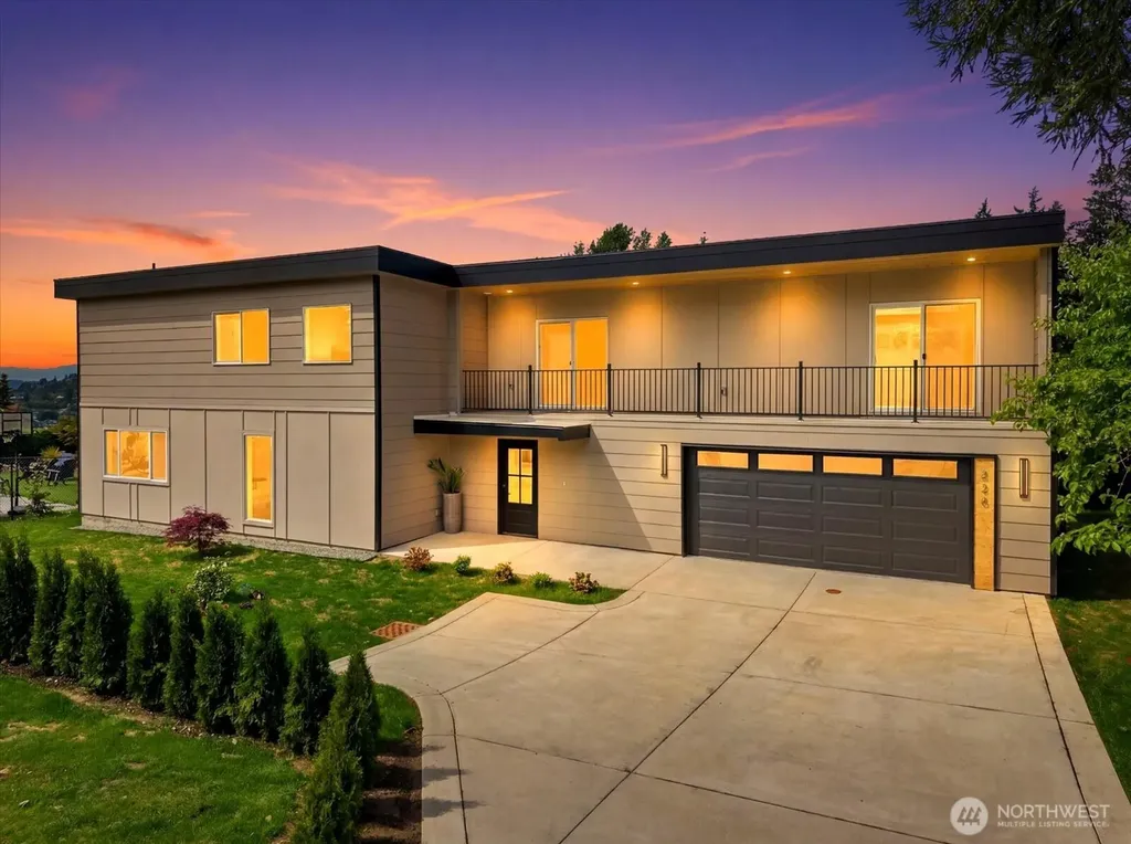228 SW 183rd Street Normandy Park WA 98166